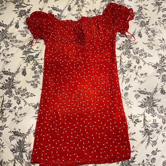 Mini red floral pattern dress size small - Picture 1 of 3
